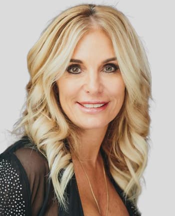 Wendy Krischke at CrossCountry Mortgage - Originating Branch Manager | NMLS #164651 in Merrillville, IN