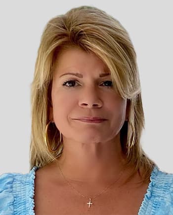 Renee Henderson at CrossCountry Mortgage - Loan Originator | NMLS #112786 in Dunn, NC
