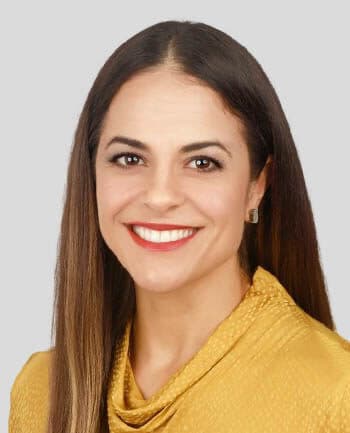 Juliana Weintraub at CrossCountry Mortgage - Sr. Loan Officer | NMLS #2077369 in Edinburg, TX